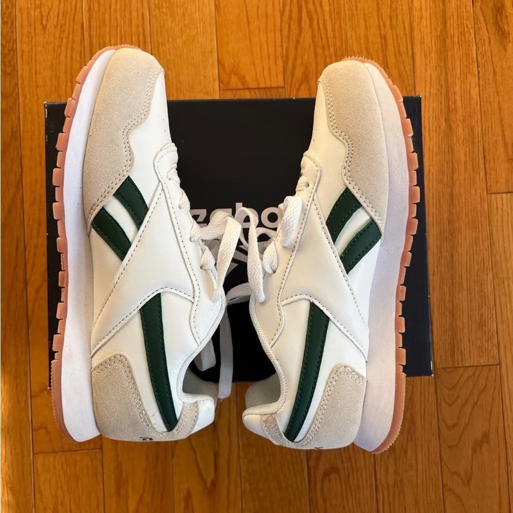 Reebok Harman Run Sneakers in White and Dark Green Little Kids Size: 2